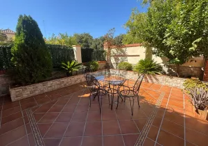 Casa de 4 dormitorios con patio en Granada centro