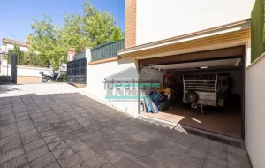 Casa de 4 dormitorios con patio en Granada centro