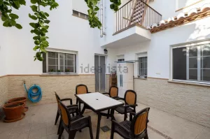 Casa reformada de 4 dormitorios en La Zubia