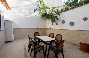 Casa reformada de 4 dormitorios en La Zubia