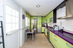 Casa reformada de 4 dormitorios en La Zubia