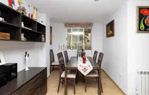 Casa reformada de 4 dormitorios en La Zubia