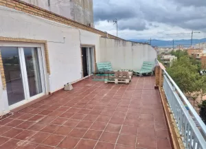 Ático de alquiler para estudiantes con terraza