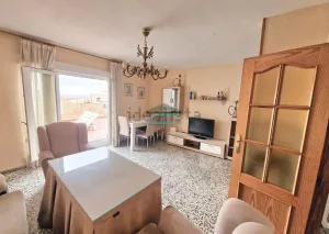 Ático de alquiler para estudiantes con terraza