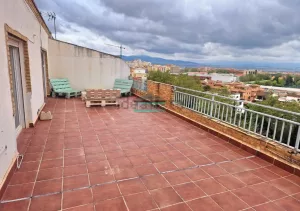 Ático de alquiler para estudiantes con terraza