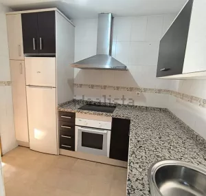 Piso de 2 dormitorios con garaje en Las Gabias