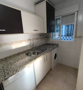 Piso de 2 dormitorios con garaje en Las Gabias