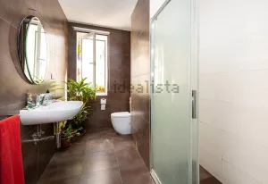 Piso de 5 dormitorios en Granada centro