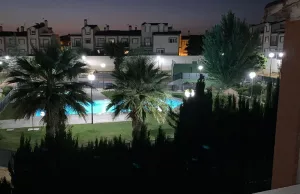 Chalet reformado con 5 dormitorios en Atarfe