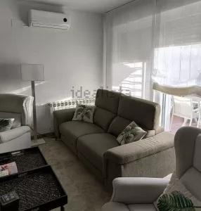 Chalet reformado con 5 dormitorios en Atarfe