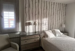Chalet reformado con 5 dormitorios en Atarfe