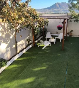 Chalet reformado con 5 dormitorios en Atarfe