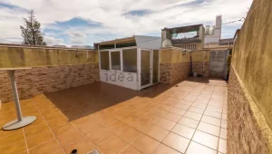 Piso de 3 dormitorios con terraza en Peligros