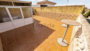 Piso de 3 dormitorios con terraza en Peligros