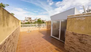 Piso de 3 dormitorios con terraza en Peligros