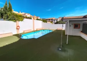 Piso de 2 dormitorios en La Zubia