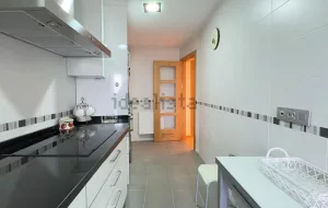 Piso de alquiler con 3 dormitorios en Granada