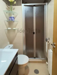 Piso de alquiler con 3 dormitorios en Granada
