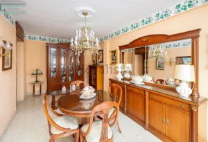 Piso de 3 dormitorios en Avenida de Cádiz