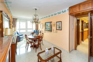 Piso de 3 dormitorios en Avenida de Cádiz