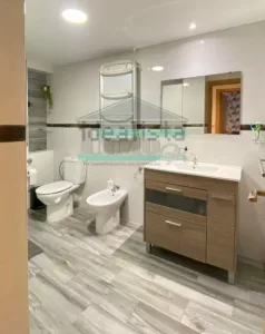 Piso reformado de 3 dormitorios en El Zaidín