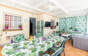 Chalet de 3 dormitorios con piscina en Albolote