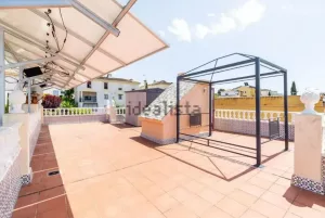 Chalet de 3 dormitorios con piscina en Albolote