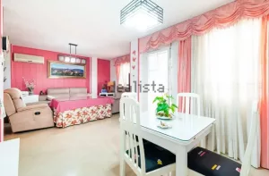 Chalet de 3 dormitorios con piscina en Albolote