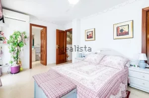 Chalet de 3 dormitorios con piscina en Albolote