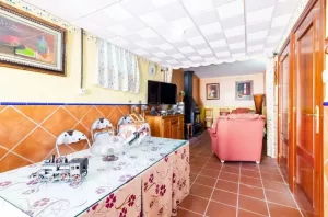 Chalet de 3 dormitorios con piscina en Albolote