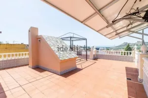 Chalet de 3 dormitorios con piscina en Albolote