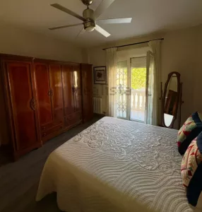 Casa de 4 dormitorios con garaje en Peligros