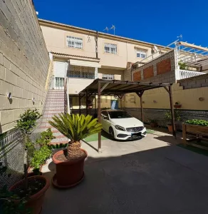 Casa de 4 dormitorios con garaje en Peligros