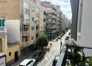 Piso de 4 habitaciones en el centro de Granada