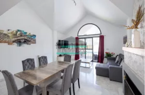 Chalet de 4 dormitorios con piscina en Dílar