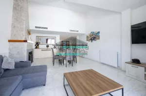 Chalet de 4 dormitorios con piscina en Dílar