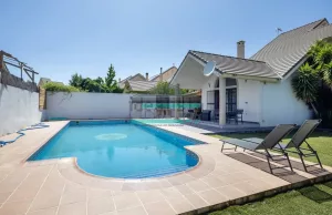 Chalet de 4 dormitorios con piscina en Dílar