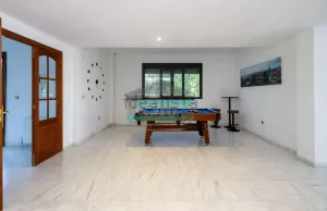 Chalet de 4 dormitorios con piscina en Dílar