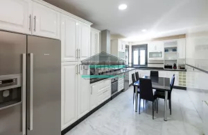 Chalet de 4 dormitorios con piscina en Dílar