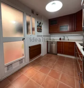 Piso de 3 dormitorios con piscina en Gójar