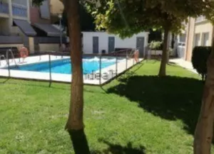 Piso de 3 dormitorios con piscina en Gójar