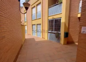 Piso de 3 dormitorios con piscina en Gójar