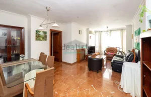 Piso de 3 dormitorios en Granada centro