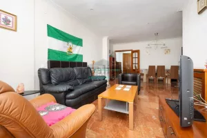 Piso de 3 dormitorios en Granada centro