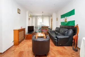 Piso de 3 dormitorios en Granada centro