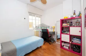 Piso de 3 dormitorios en Granada centro