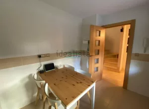 Casa de 4 dormitorios con garaje en Jun