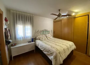 Casa de 4 dormitorios con garaje en Jun