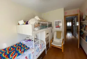 Casa de 4 dormitorios con garaje en Jun