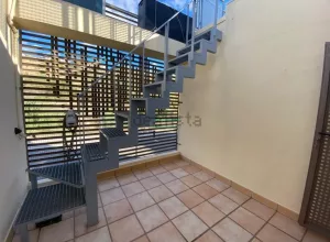 Casa de 4 dormitorios con garaje en Jun